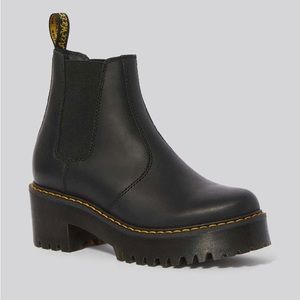 Dr Martens women’s Rometty boot size 9